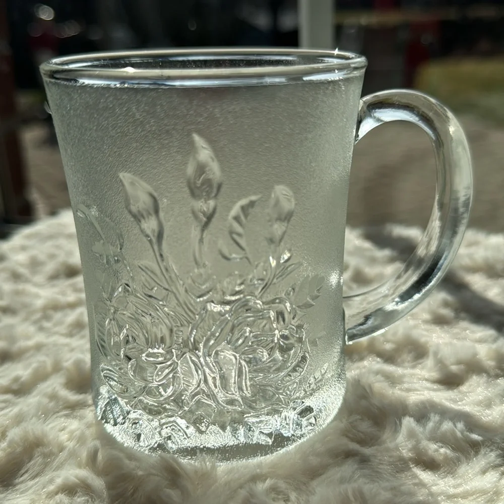 SET OF 4~VINTAGE PASARI LIVIA~ROSE~PRESSED~FROSTED GLASS CUPS/MUGS~VERY NICE~UTC